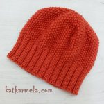 Knitting a hat with a pearl pattern